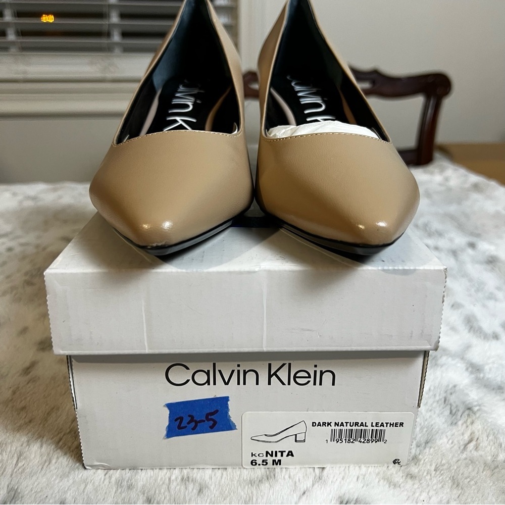 NIB Calvin Klein Nita Leather Heeled Pumps sz 6.5 Nude  Desert Sand - Picture 6 of 14